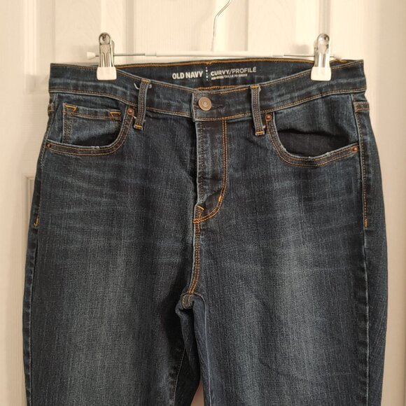 Curvy Jeans 2 - Picture 2 of 9